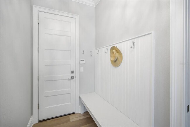 Building Photo - 718 Pinckney Dr