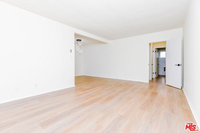 Building Photo - 1645 Beech Ave