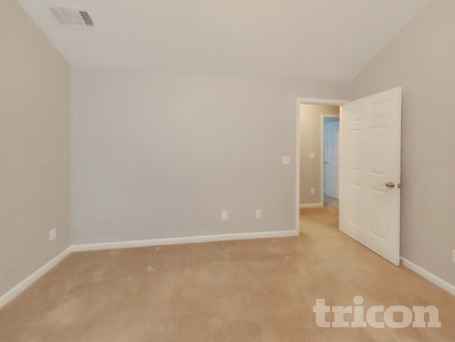 Building Photo - 202 Stephens Mill Dr