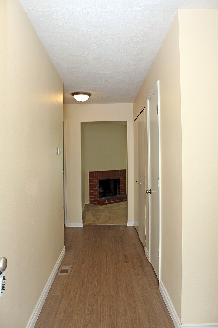 Building Photo - 3805-3805 SE Cesar Estrada Chavez Blvd