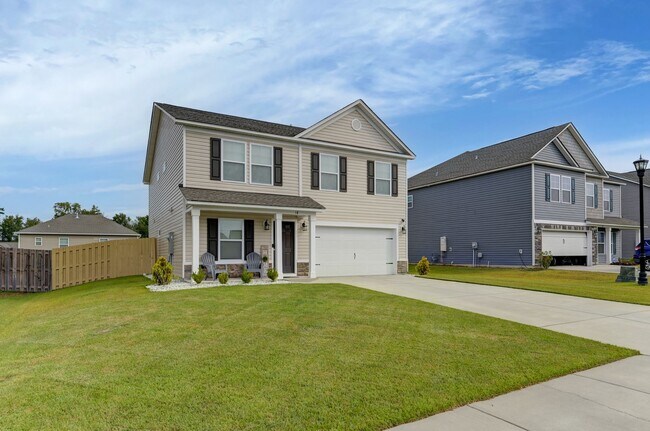 Building Photo - Spacious 5-Bedroom, 3-Bath Home with Modern Features in Elgin!