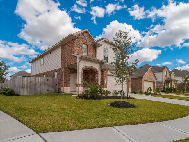 Building Photo - 3542 Vivaldi Dr