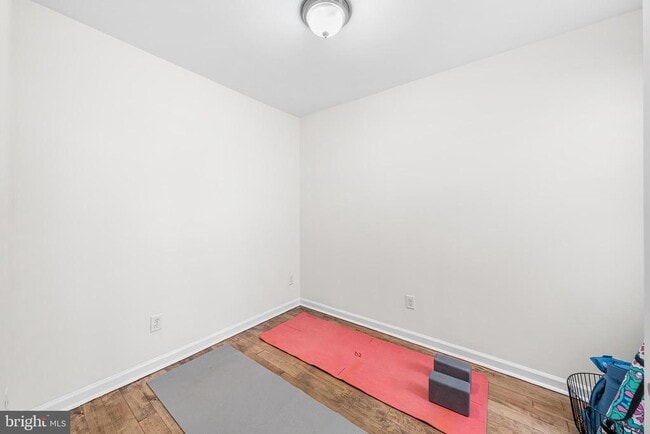 Building Photo - 426 N Holly St