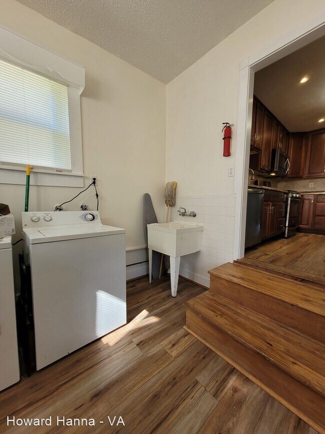 Building Photo - 4 br, 2 bath House - 106 Gee Street