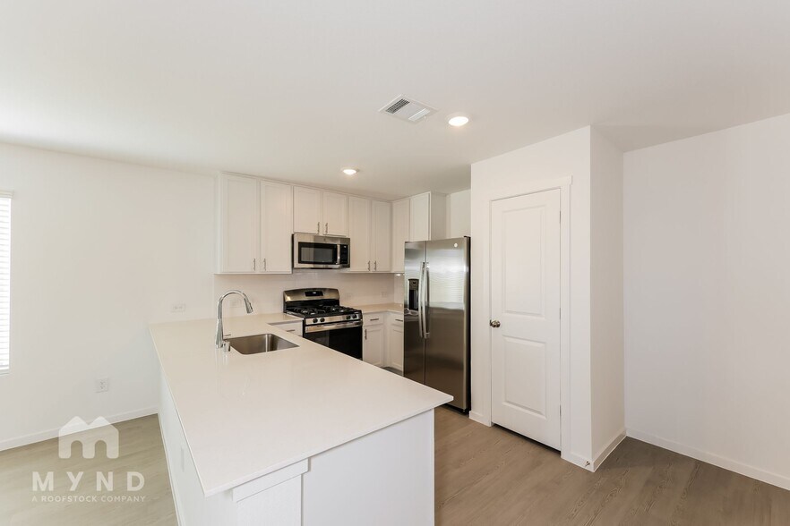 Building Photo - 2705 Mistwood Dr
