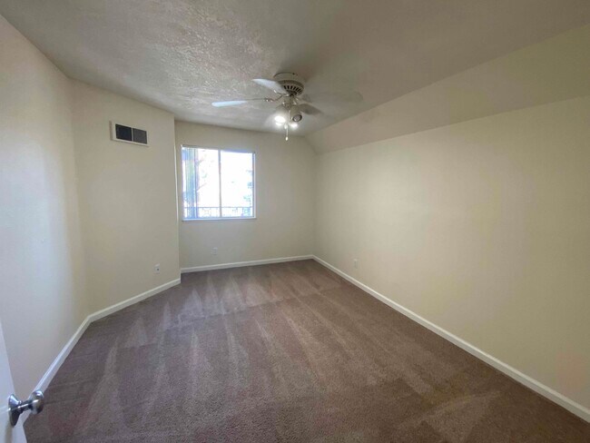 Building Photo - 3520 Lebon Dr