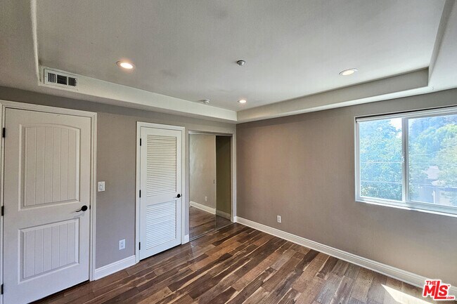 Building Photo - 4220 Fair Ave