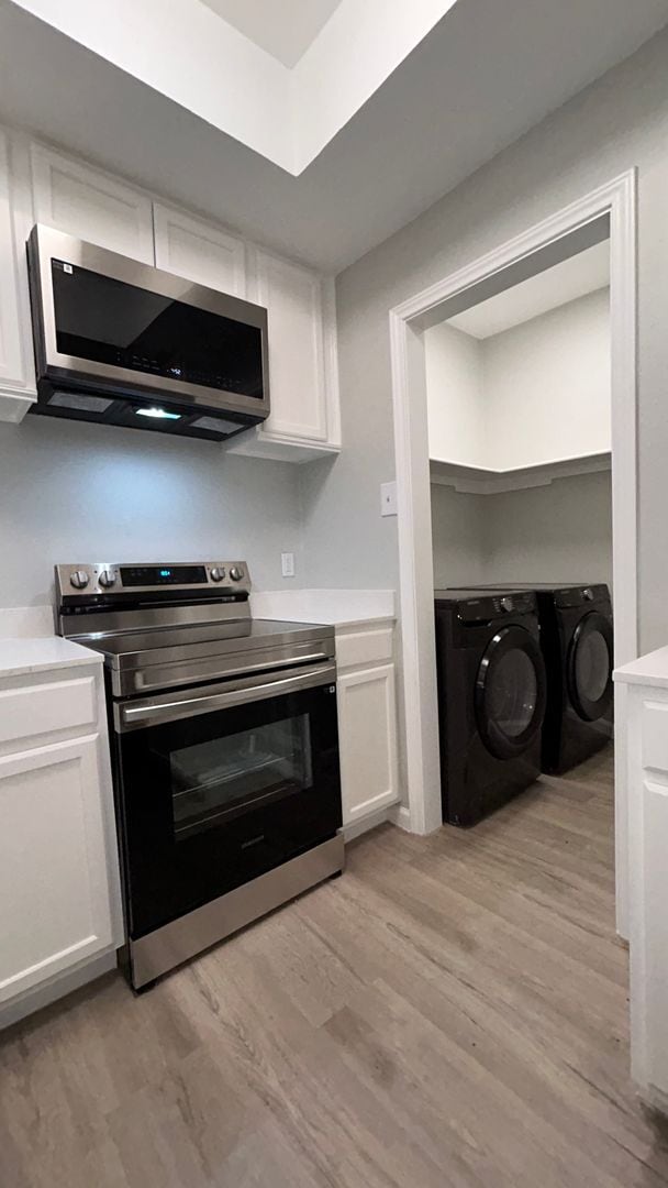Building Photo - Ready for immediate move in!