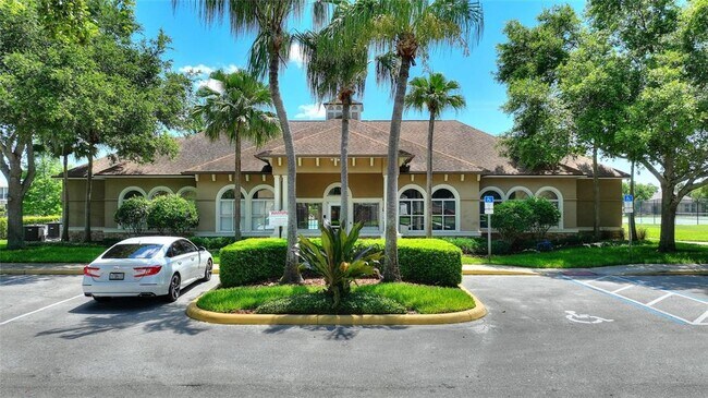 Building Photo - 546 Windsor Pl