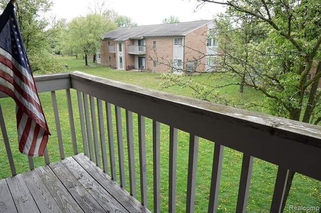 Building Photo - 35431 Hickory Woods Dr