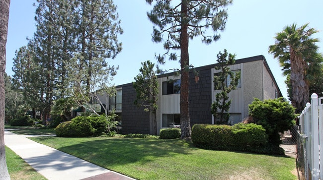 Primary Photo - Glenwood Court Apartments