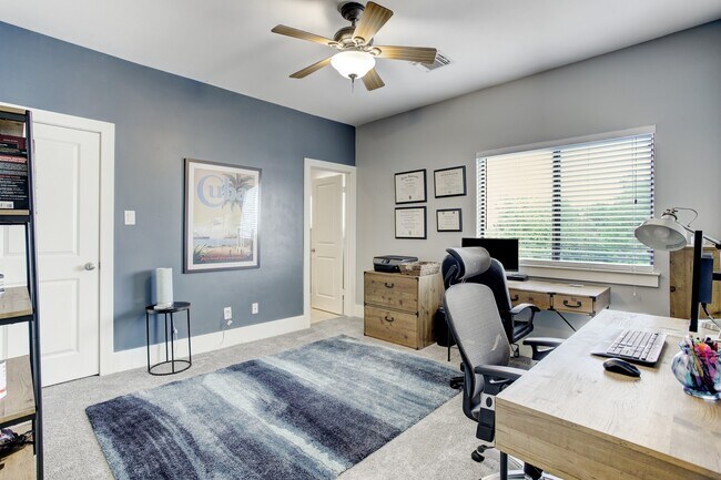 Building Photo - 408 Parker St