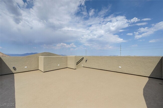 Building Photo - 2541 Monolith St