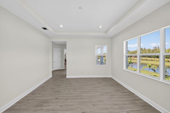 Building Photo - 15120 Wildwood Cir