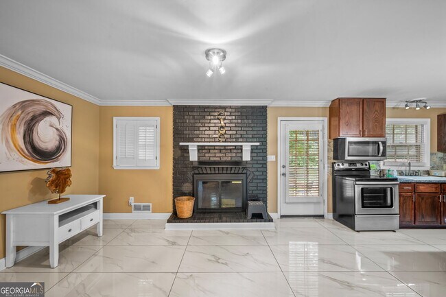 Building Photo - 4839 Lehigh Dr