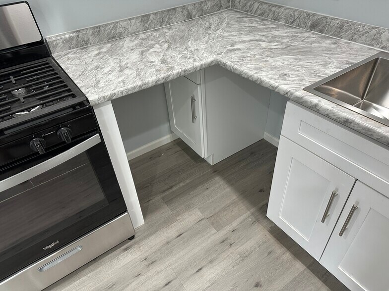 Building Photo - 31074 Birchwood St