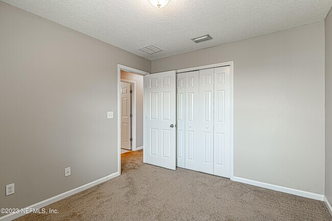 Building Photo - 3861 Aubrey Ln