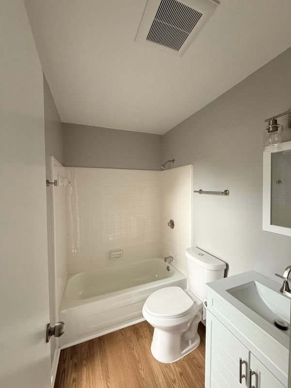 Building Photo - 7818 Hummingbird Ln