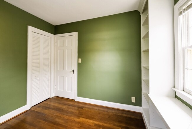 Building Photo - NW DC - Timeless Elegance Meets Modern Comfort in AU Park (with Pool!)