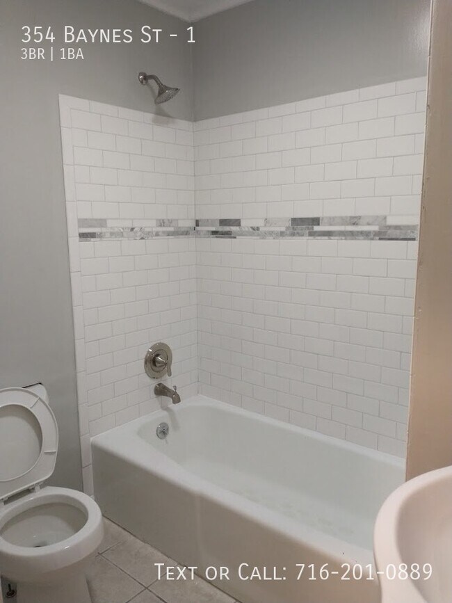 Building Photo - 354 Baynes St
