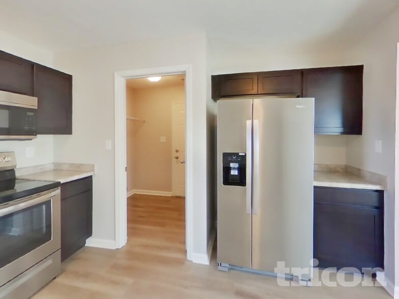 Building Photo - 8023 Grove Berry Way