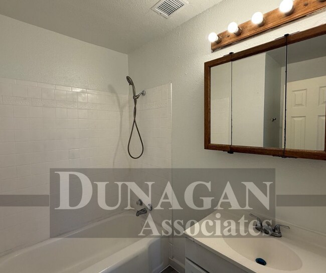 Building Photo - OPEN HOUSE ON 12/3 FROM 2:45-2:55 REMODELED 3 Bedroom - 1 Bath home!!