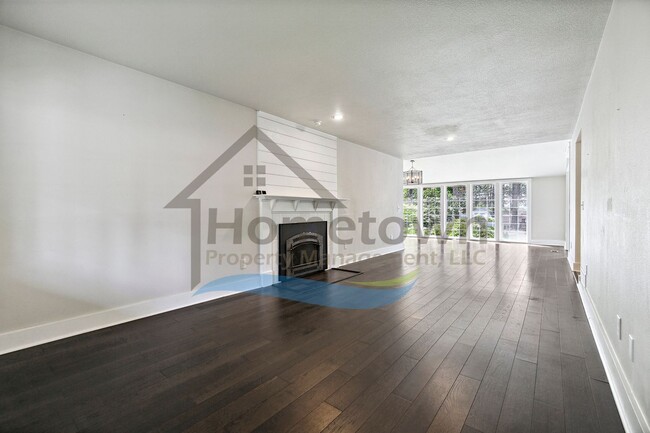 Building Photo - 4 Bedroom 4 Bathroom Home with Attached 2-...
