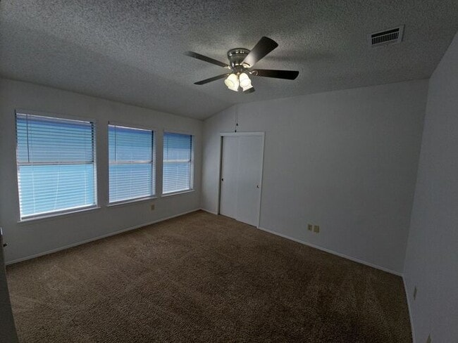 Building Photo - Spacious 3BR Austin Home with Fireplace & ...