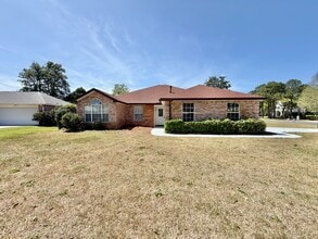 Building Photo - 437 S Shore Dr