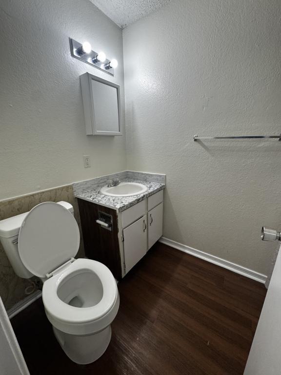 Building Photo - 103 E Central Ave