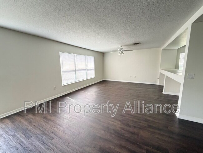 Building Photo - 1153 Elderberry Dr