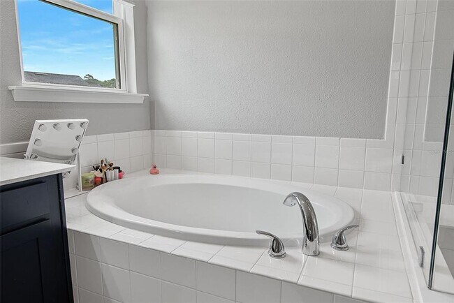 Building Photo - 26 Winged Elm Ct