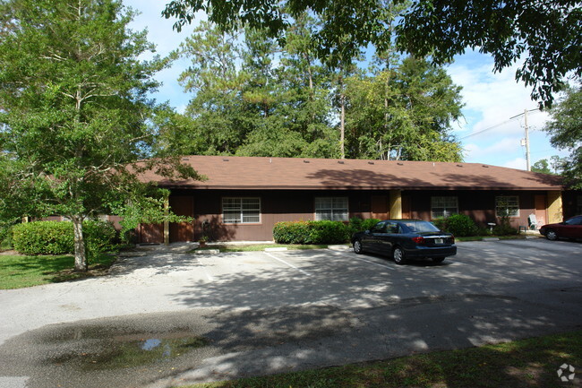 Building Photo - Millhopper Pines