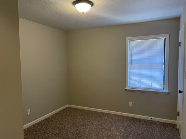 Building Photo - 325 Hackamore Trail