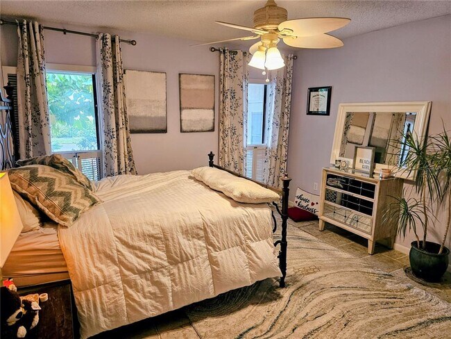 Building Photo - 4870 Kestral Park Cir