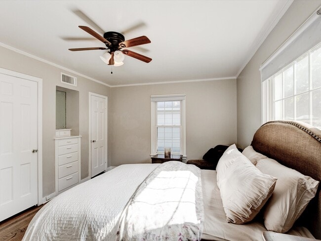 Building Photo - 3524 Corto Ave