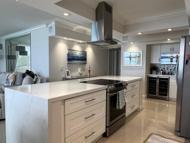 Building Photo - 5440 N Ocean Dr