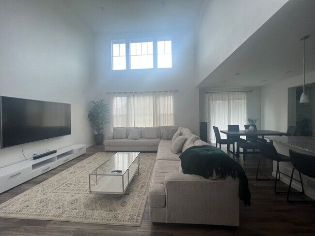 Building Photo - Two Story Home in Reunion