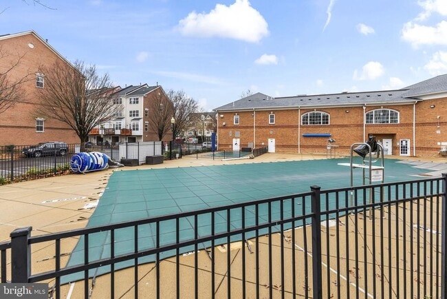Building Photo - 171 Somervelle St