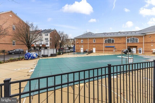 Building Photo - 5108 Donovan Dr