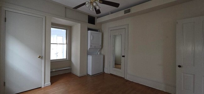 Building Photo - 217 S Cross St