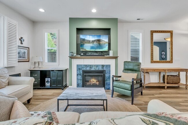 Building Photo - 11218 Borgen Loop NW