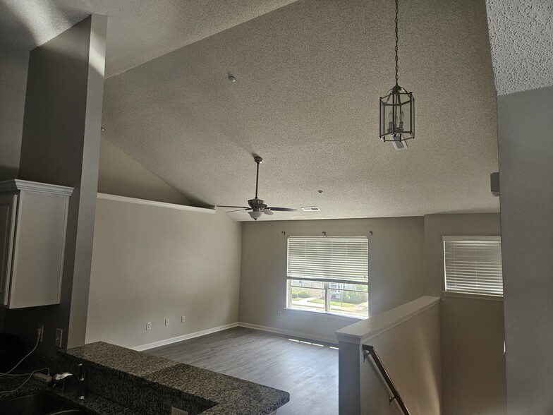 Building Photo - 1710 Duntrune Gln