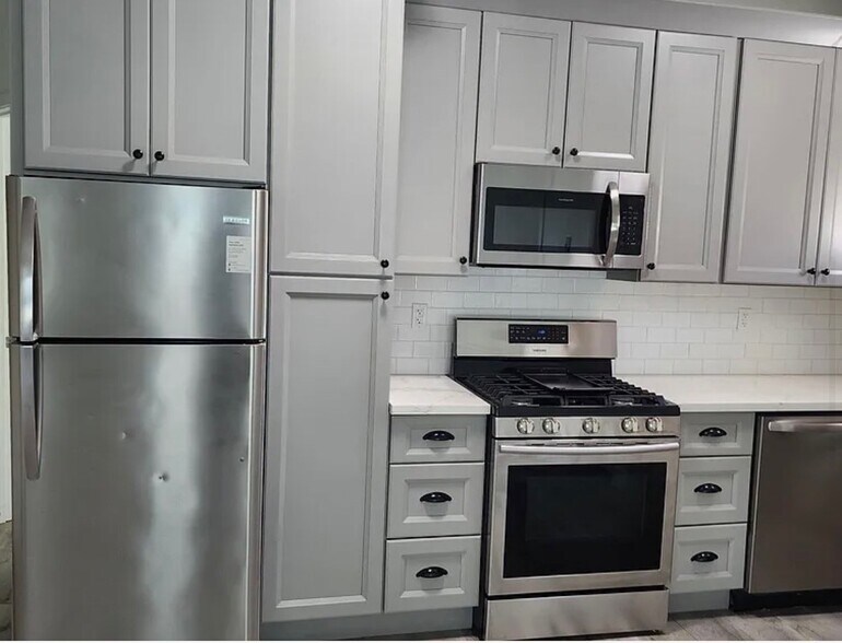 Building Photo - 119 S Westmoreland Ave