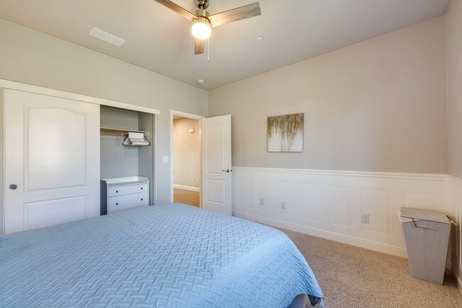 Building Photo - 2606 Petal Way