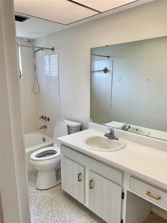 Building Photo - 22097 Bronxville Ave