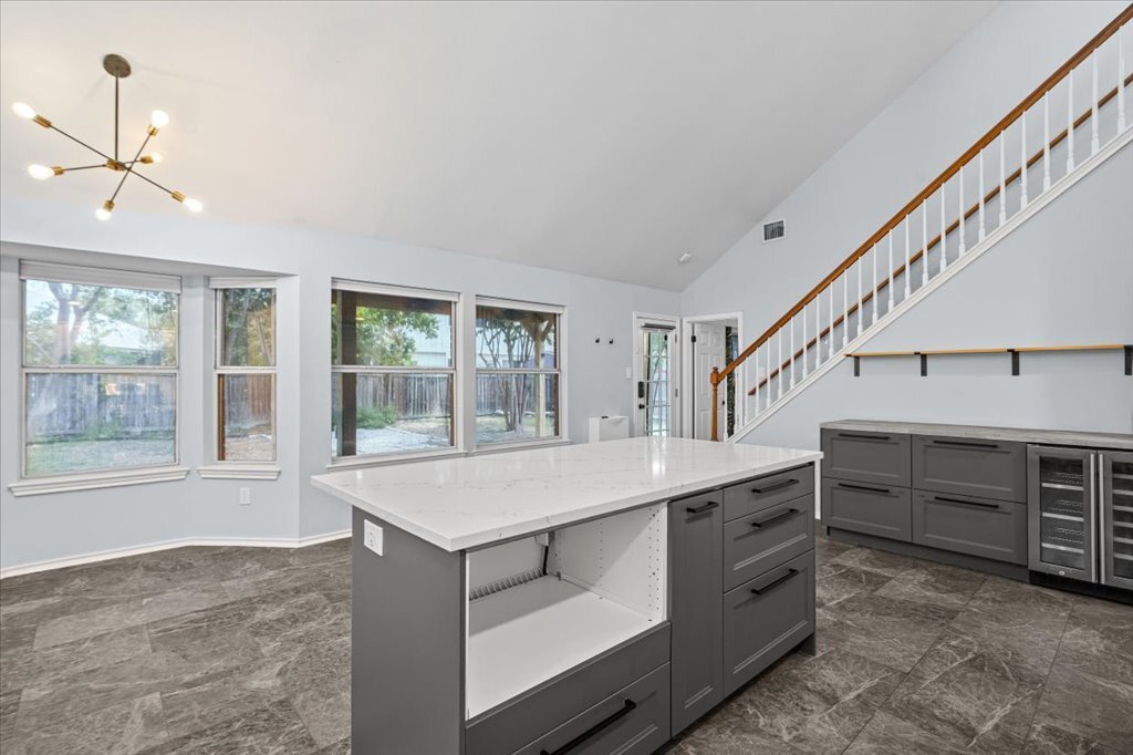 Building Photo - 910 Markham Ln