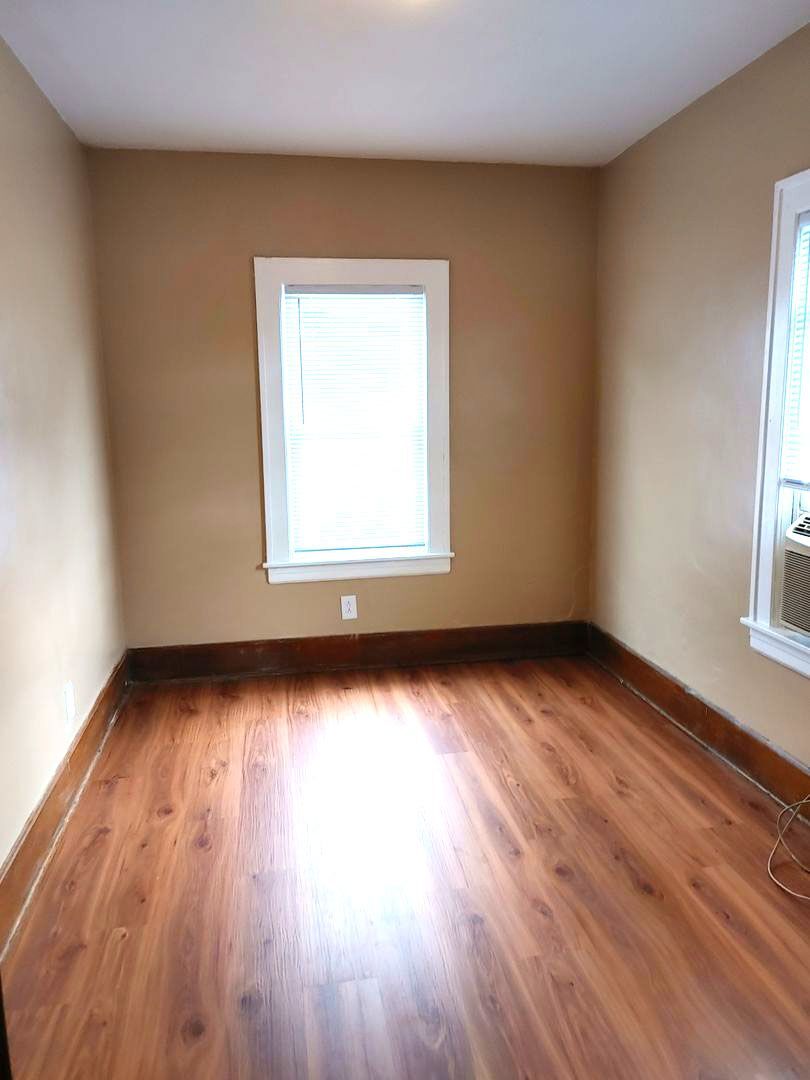 Building Photo - 702 1/2 28th Street