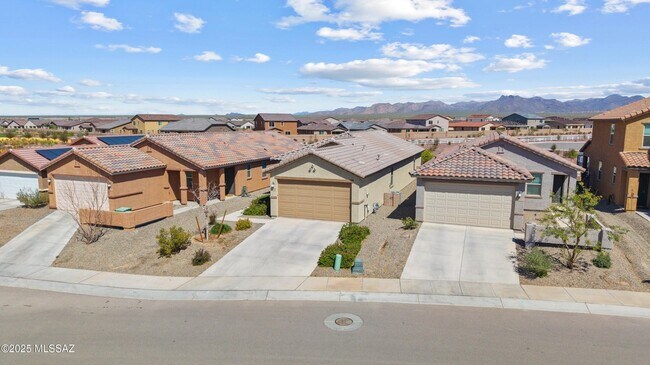 Building Photo - 12366 N Cervelli Ave