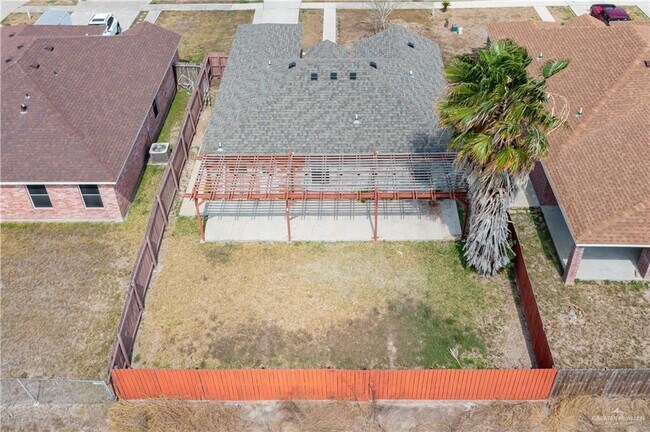 Building Photo - 19 Res Dr